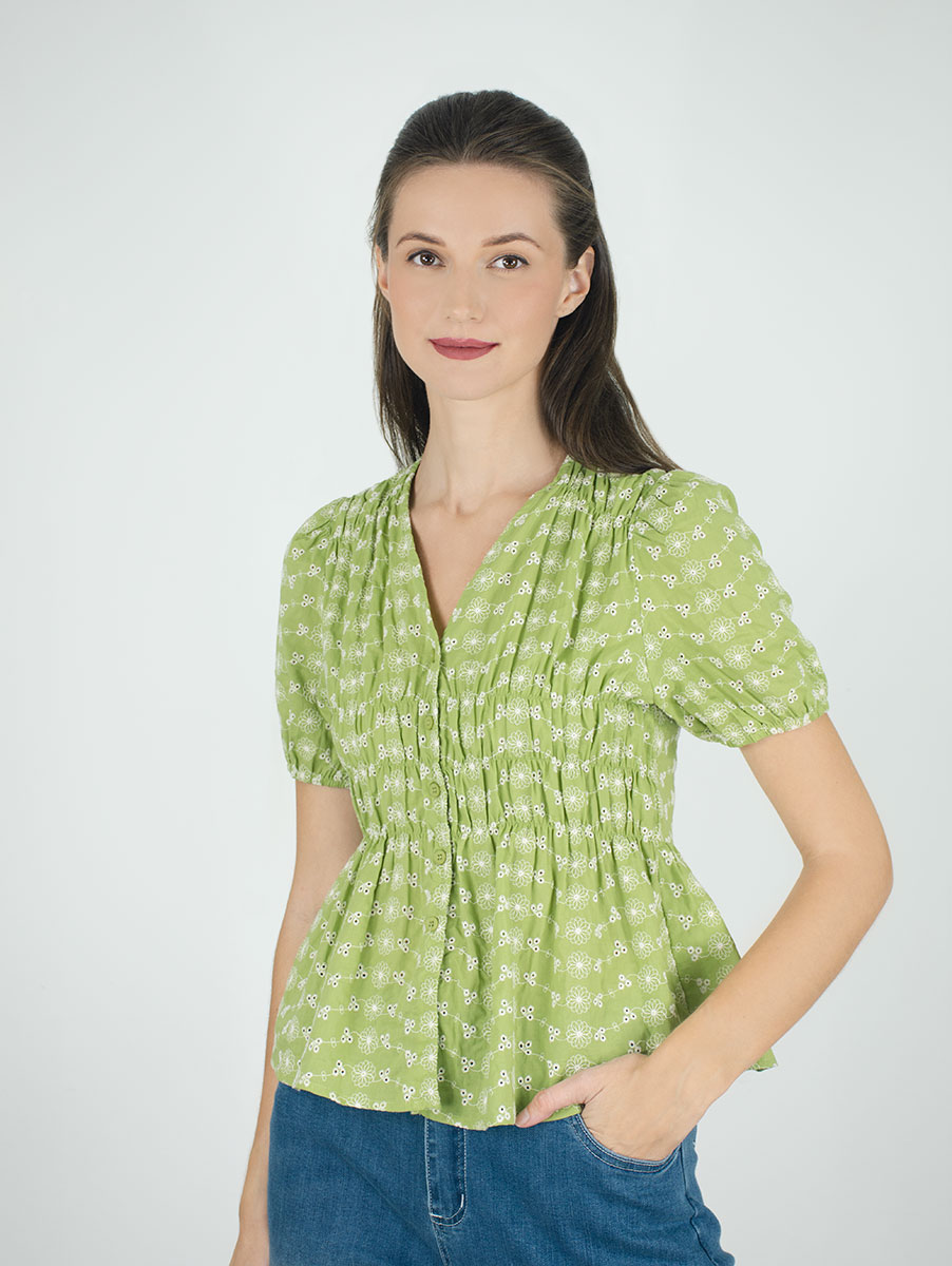 AM24027 EMBROIDERY V NECK TOP